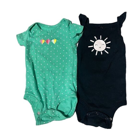 Carter’s Baby’s Lot of 2 one-pieces Size 12 months - Picture 2 of 6